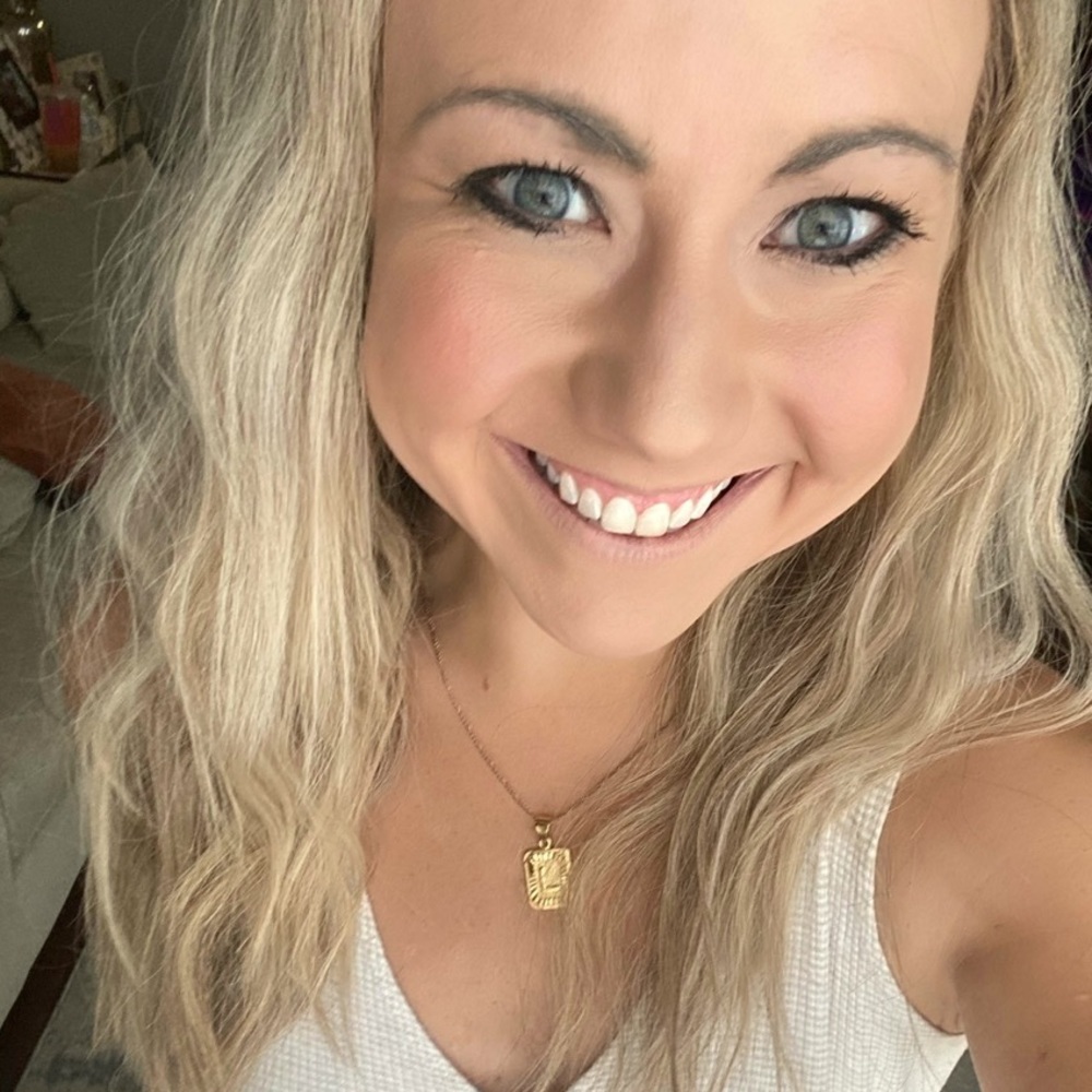 Meet your Posher, Lauren
